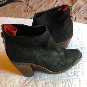 DV dolce vita size 6.5 black suede booties